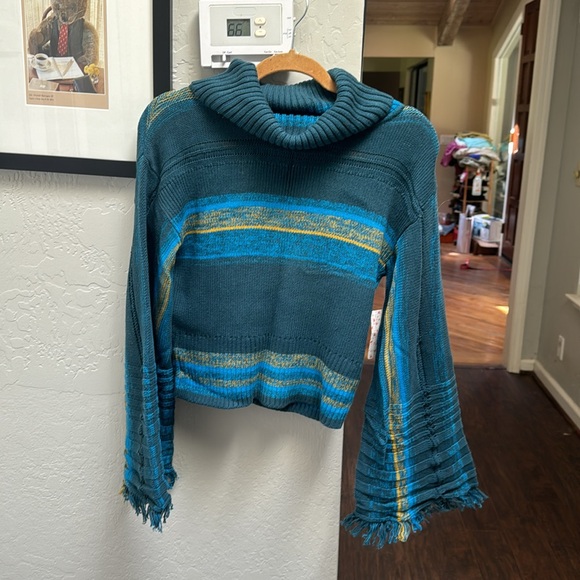 Free People Cropped Sweater, NWT - Picture 3 of 7